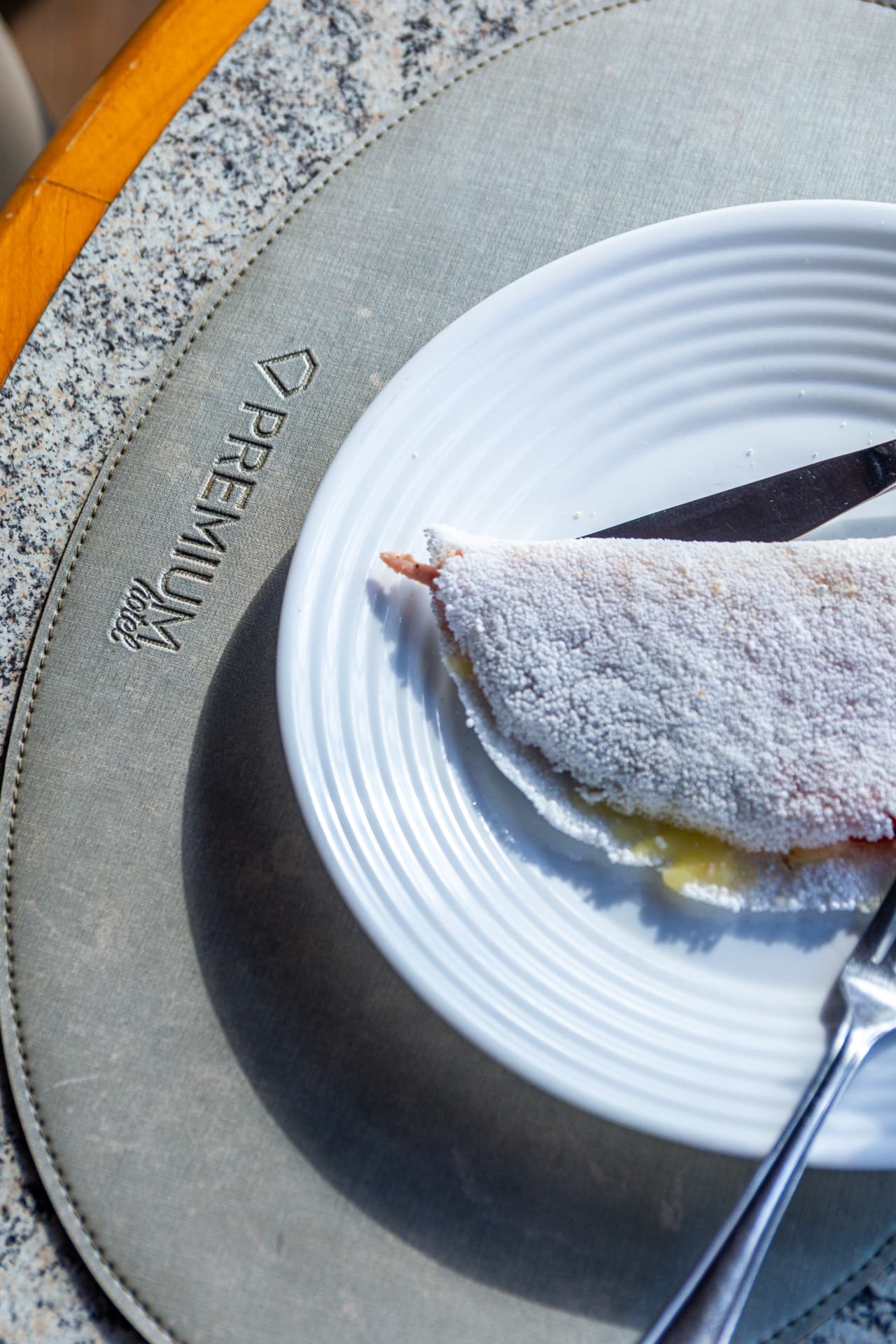 Ensaio gastronômico: tapioca recheada servida no café da manhã de um hotel