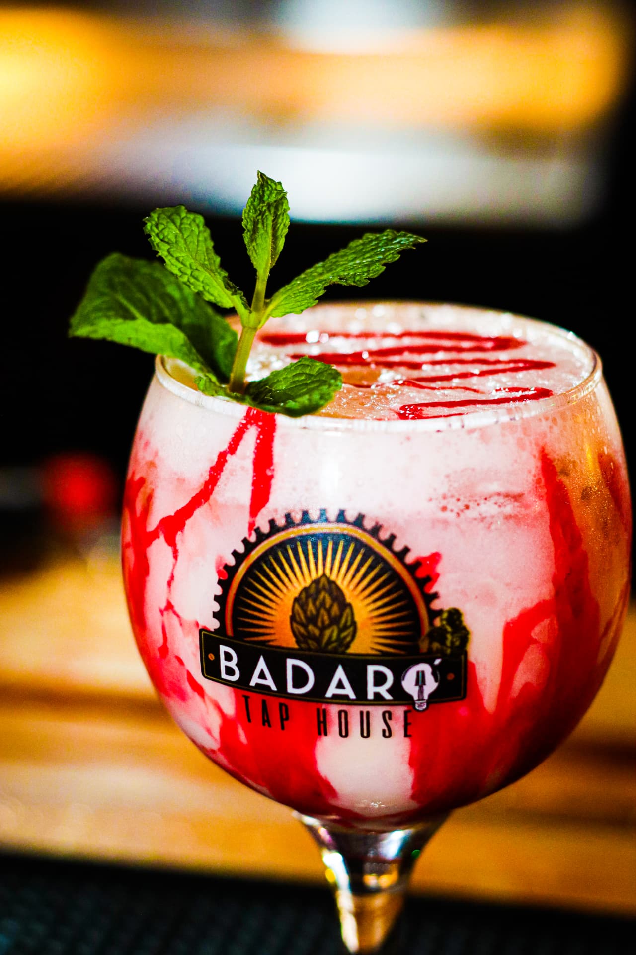 Drink de morango com hortelã do Badaró Tap House